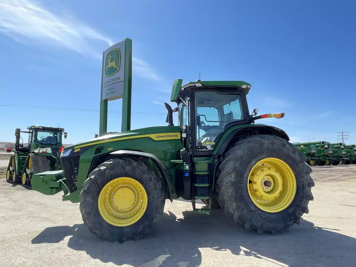 Gallery image 2 for 2024 John Deere 8R 310 Tractor