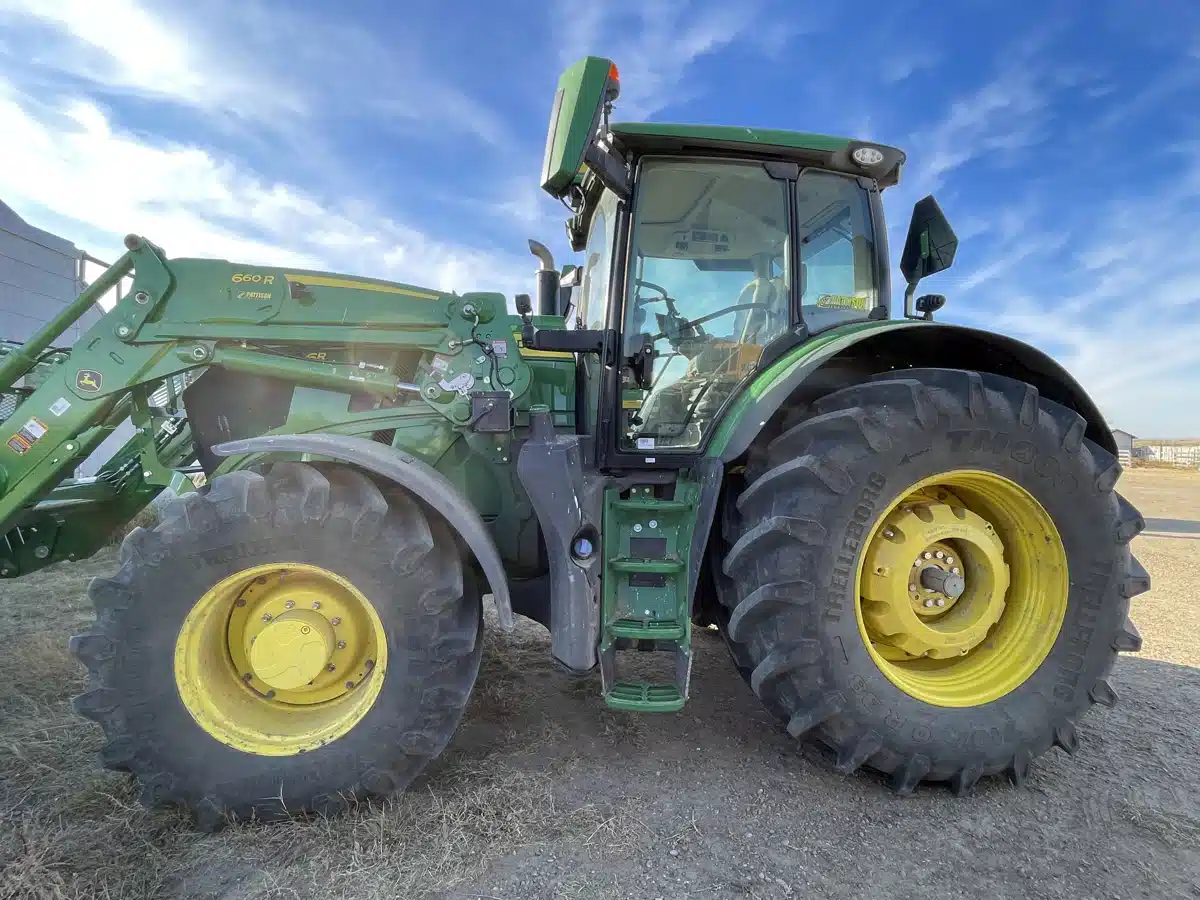 Gallery image 2 for 2025 John Deere 6R 195 Tractor
