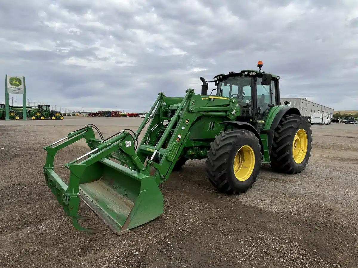 Photo de la Galerie 1 pour 2023 John Deere 6155M Tracteur