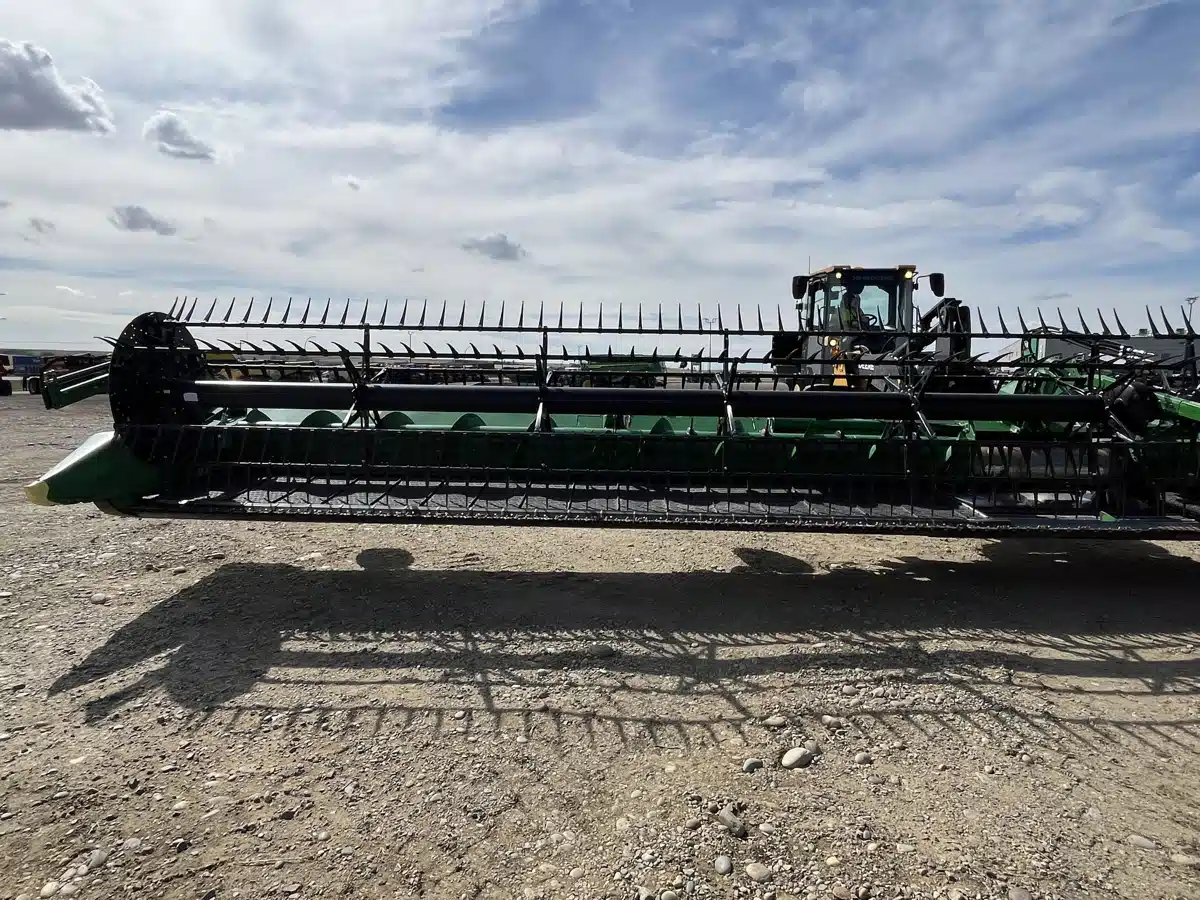 Gallery image 2 for 2023 John Deere HD50R Header - Draper