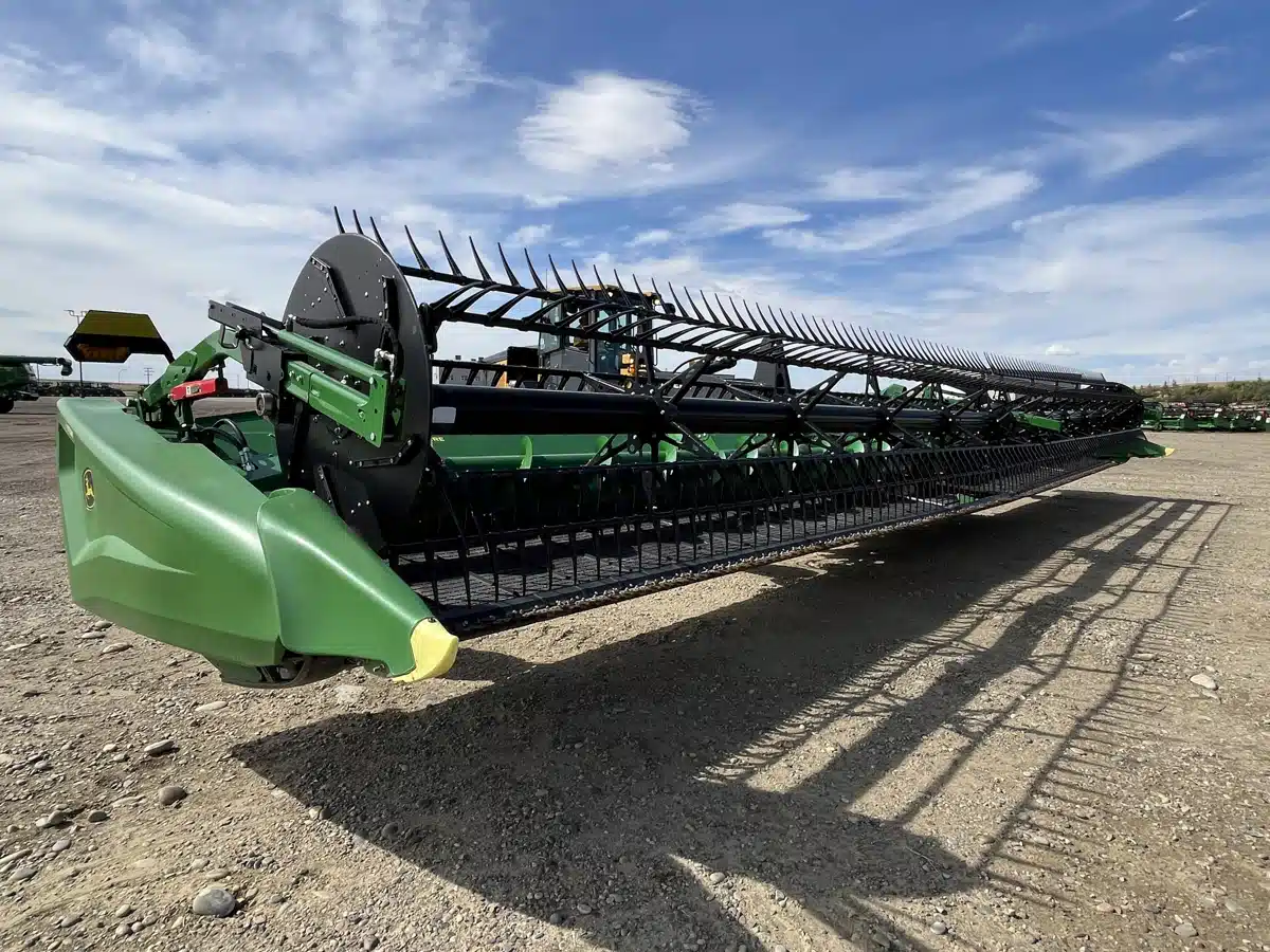 Gallery image 1 for 2023 John Deere HD50R Header - Draper