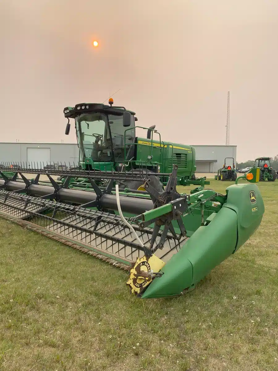 Photo de la Galerie 1 pour 2014 John Deere W235 Andaineur