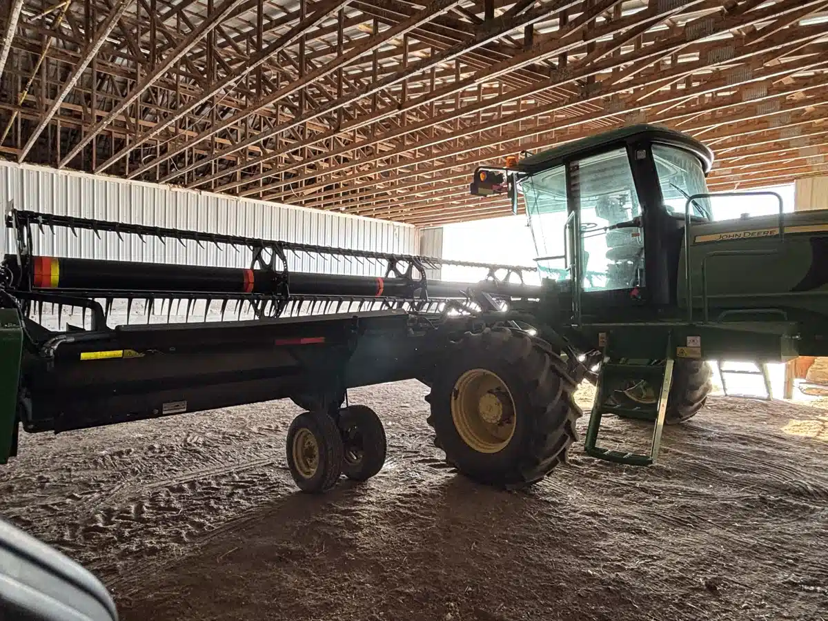 Photo de la Galerie 1 pour 2015 John Deere W150 Andaineur