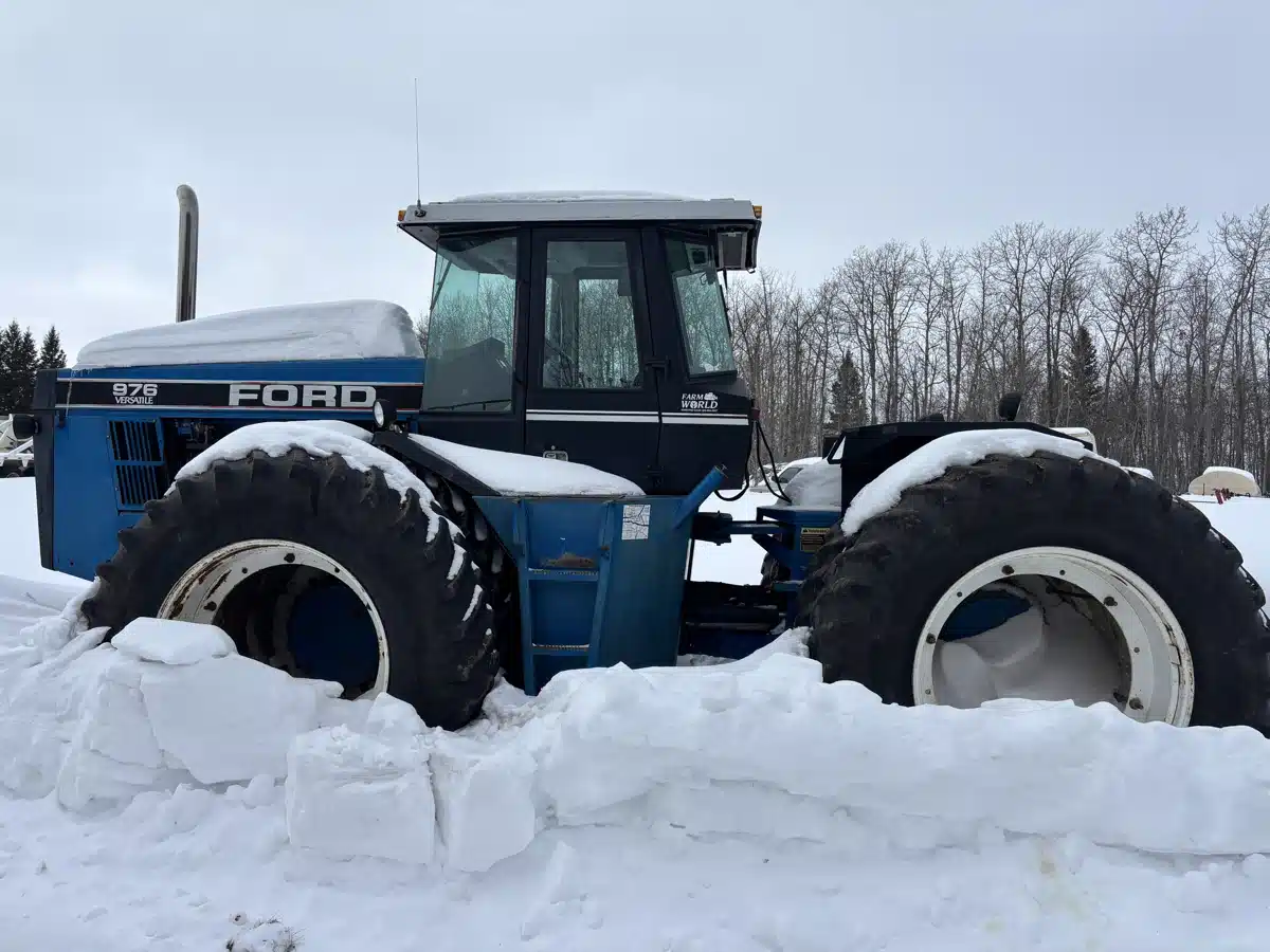 Photo de la Galerie 2 pour 1990 Ford 976 Tracteur