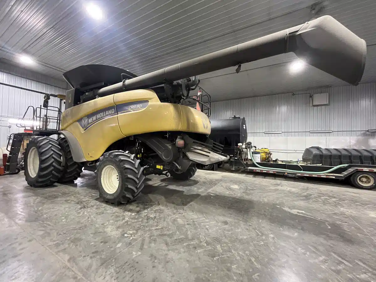 Gallery image 2 for 2015 New Holland CR8.90 Combine