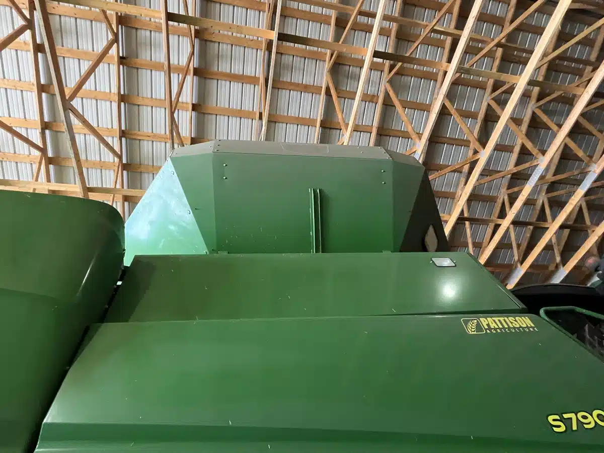 Gallery image 2 for 2020 John Deere S790 Combine