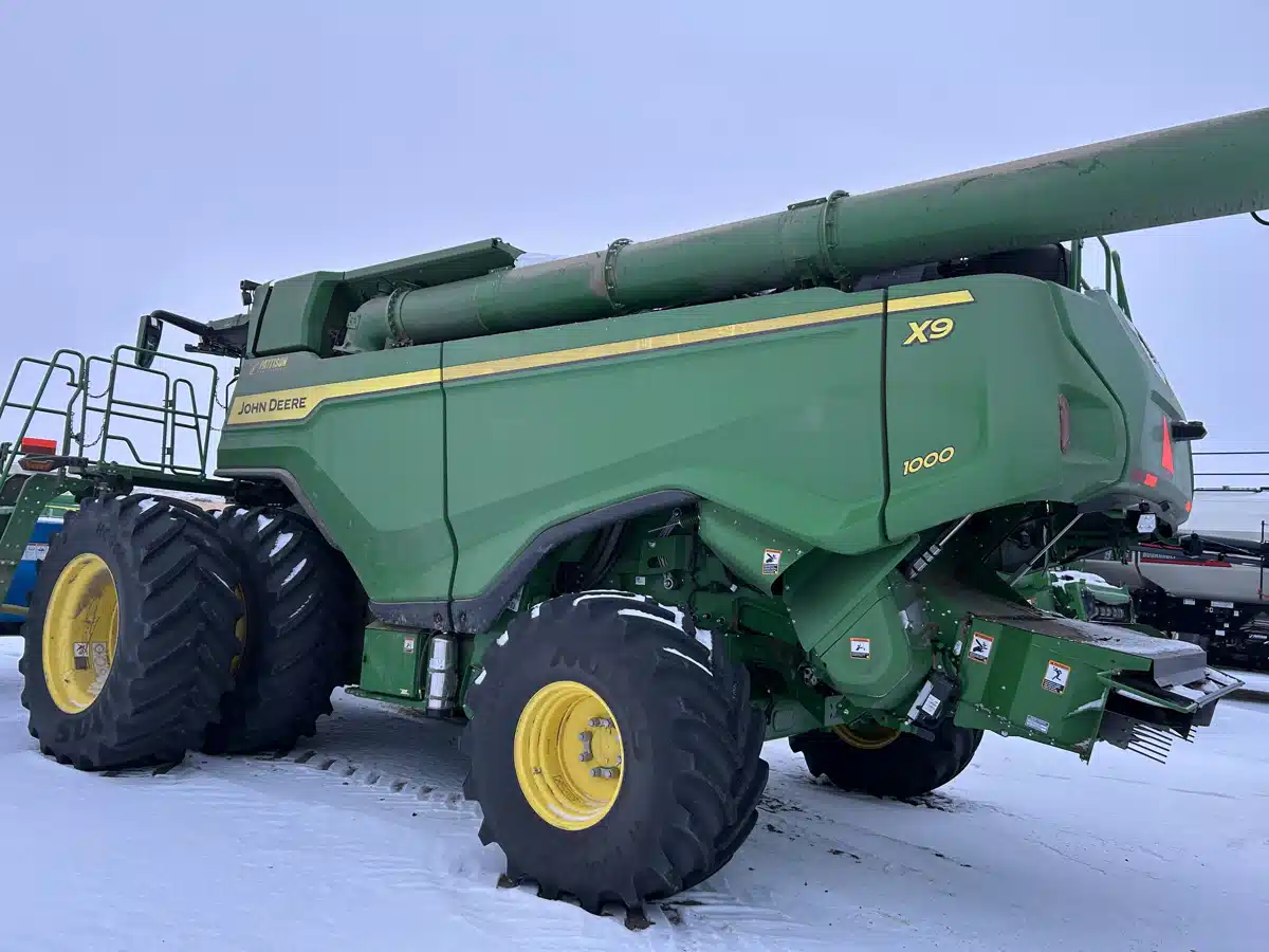 Gallery image 2 for 2025 John Deere X9 1000 Combine