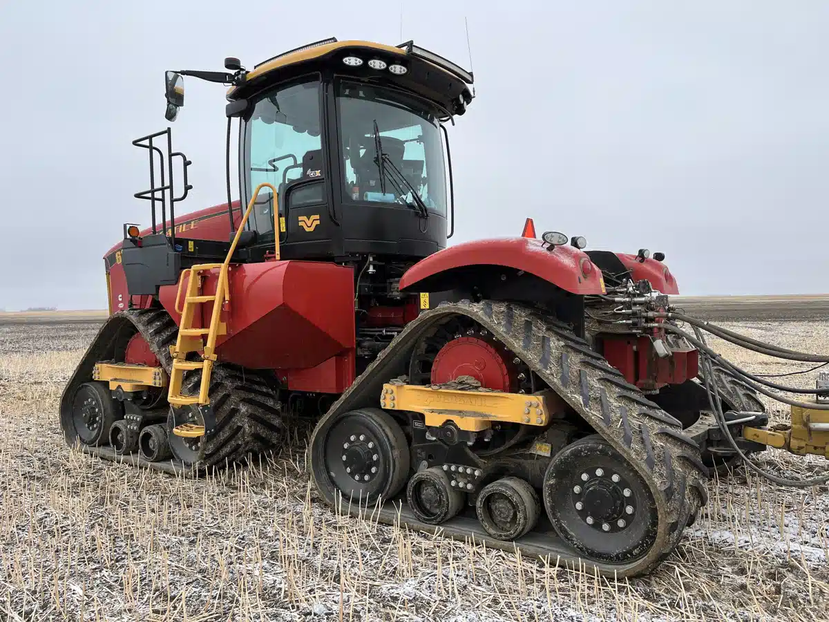 Gallery image 2 for 2025 Versatile 620DT Tractor