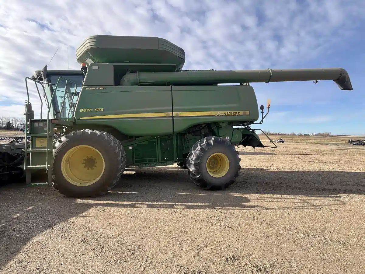 Gallery image 2 for 2011 John Deere 9870 STS Combine