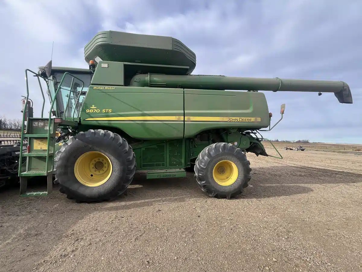Gallery image 2 for 2010 John Deere 9870 STS Combine