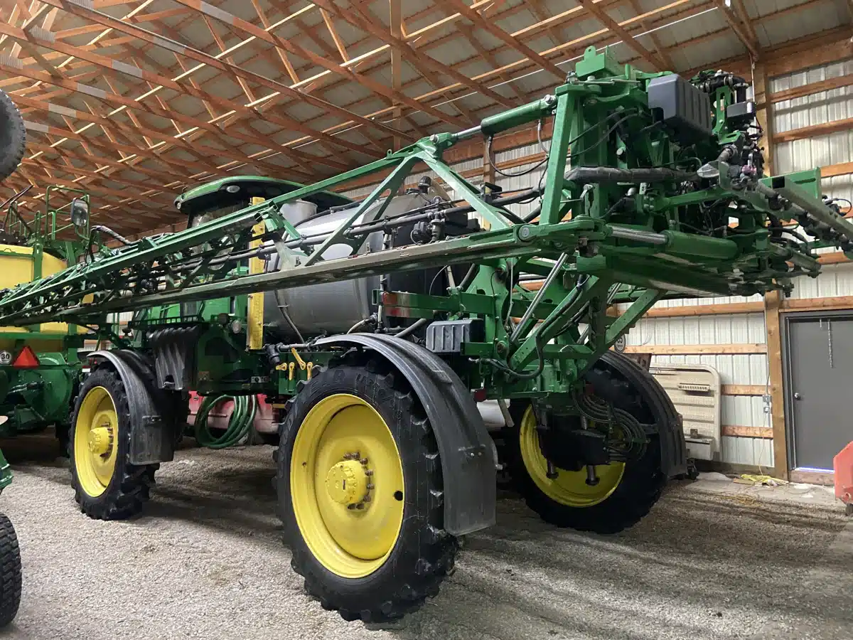 Gallery image 2 for 2018 John Deere R4038 Sprayer - Self Propelled