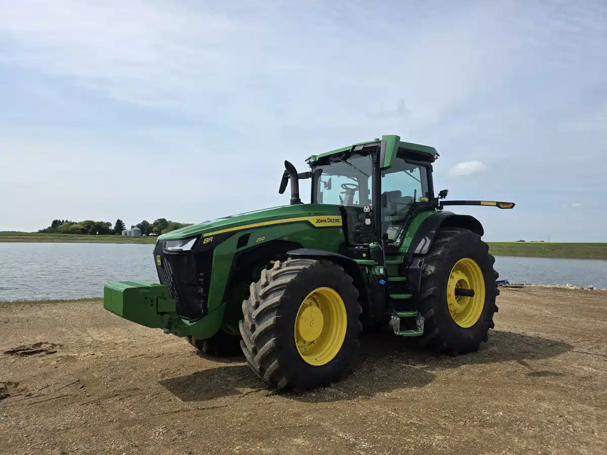 Photo de la Galerie 1 pour 2025 John Deere 8R 250 Tracteur