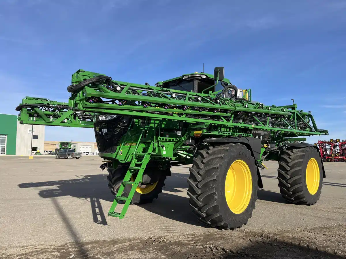 Photo de la Galerie 2 pour 2025 John Deere 616R Arroseur - Automoteur