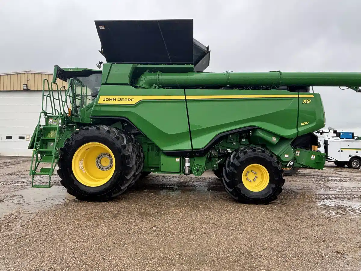 Photo de la Galerie 2 pour 2023 John Deere X9 1100 Batteuse