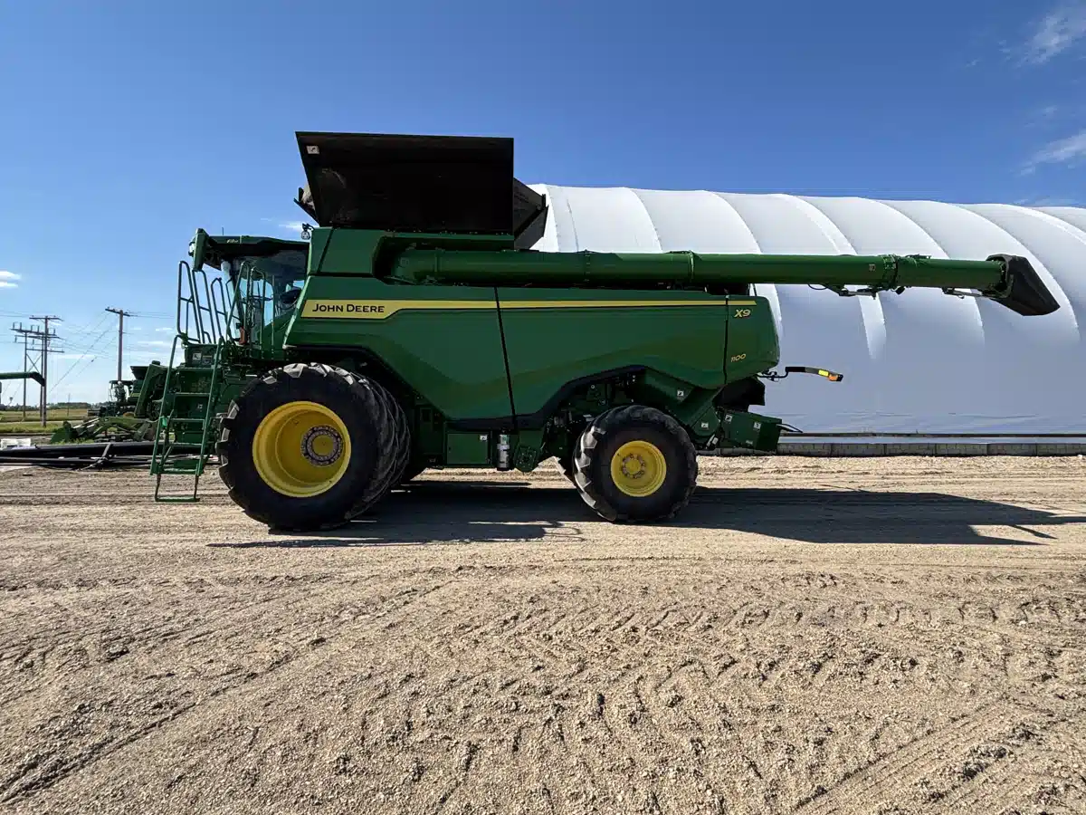 Photo de la Galerie 2 pour 2023 John Deere X9 1100 Batteuse