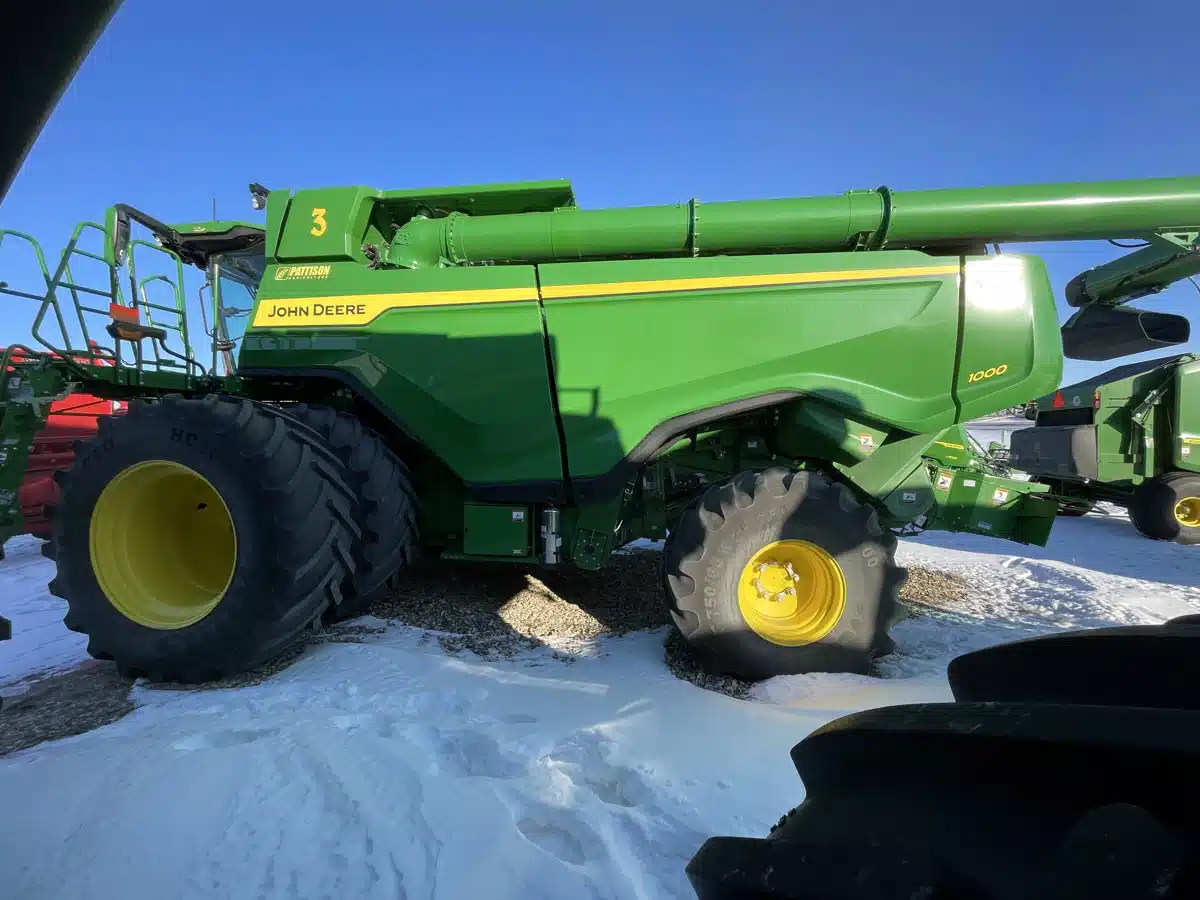 Gallery image 2 for 2024 John Deere X9 1000 Combine