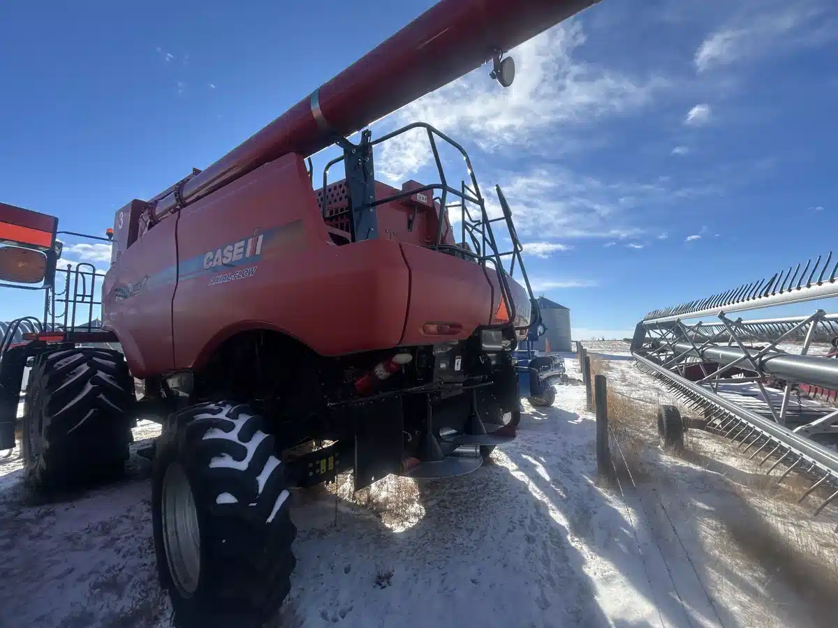 Gallery image 2 for 2009 Case IH 7088 Combine