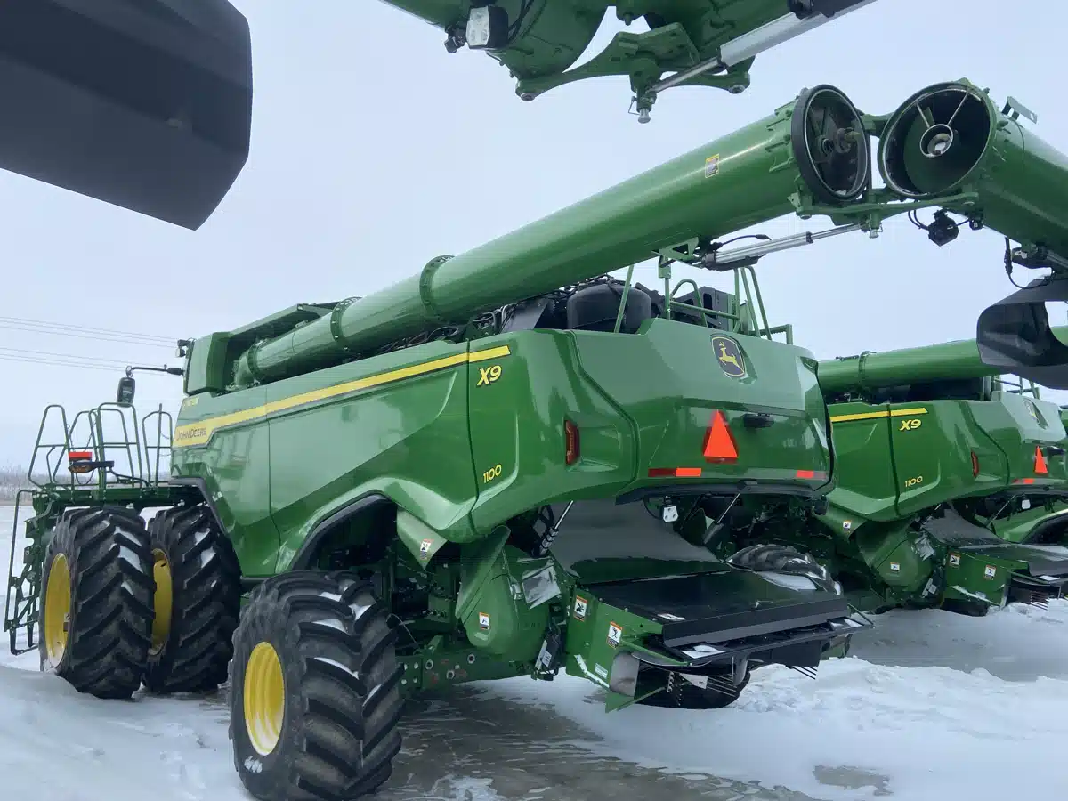 Gallery image 2 for 2024 John Deere X9 1100 Combine