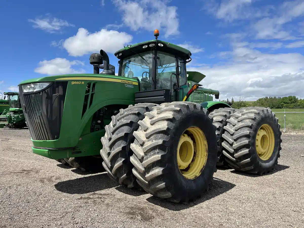 Photo de la Galerie 1 pour 2012 John Deere 9560R Tracteur