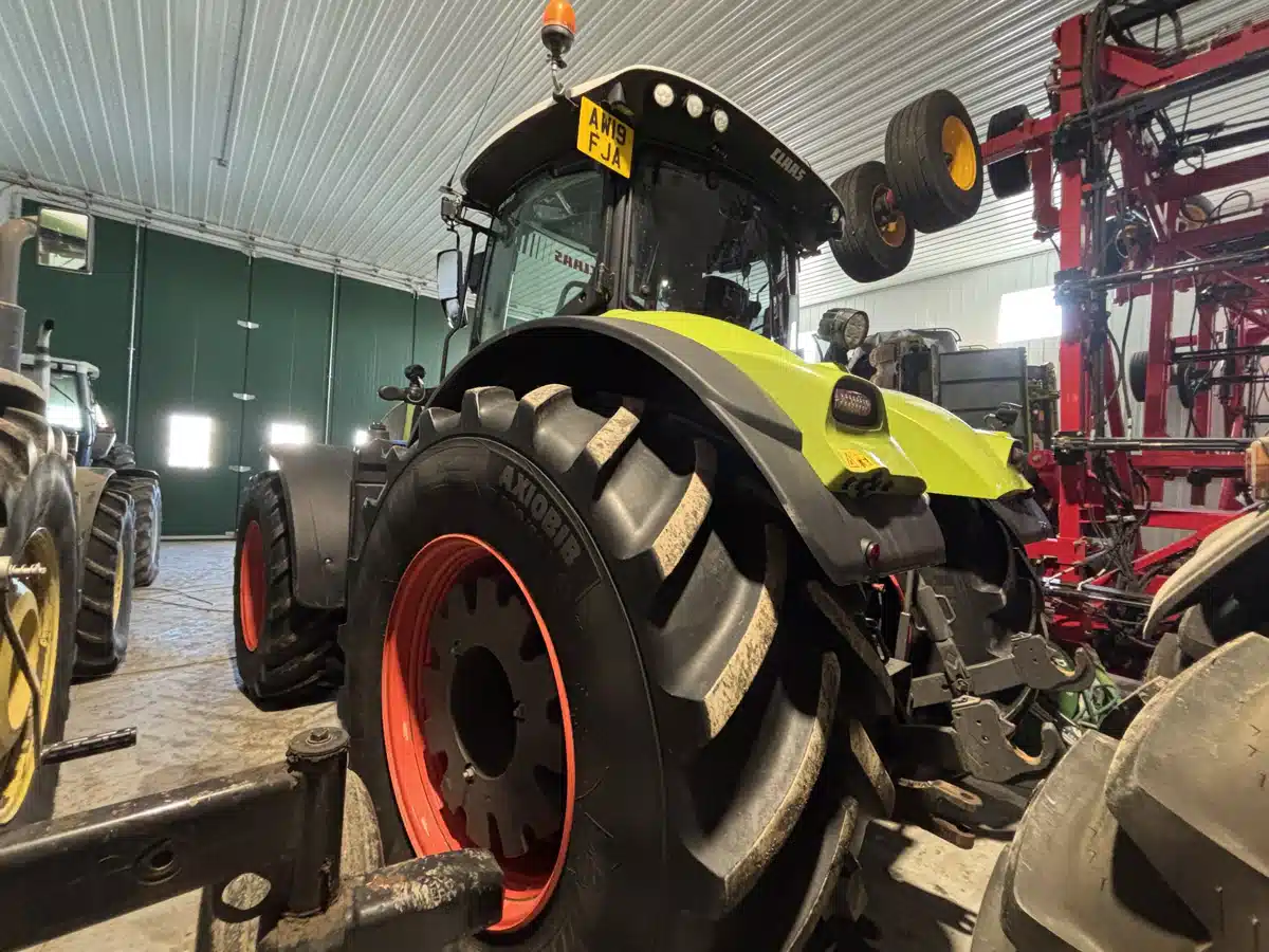 Gallery image 2 for 2019 CLAAS Axion 960 Tractor