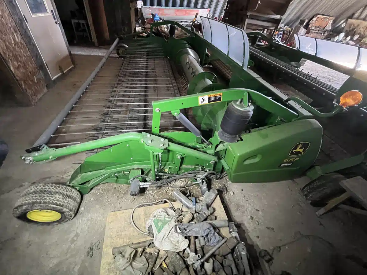 Photo de la Galerie 2 pour 2015 John Deere 615P Nez - Ramasseur