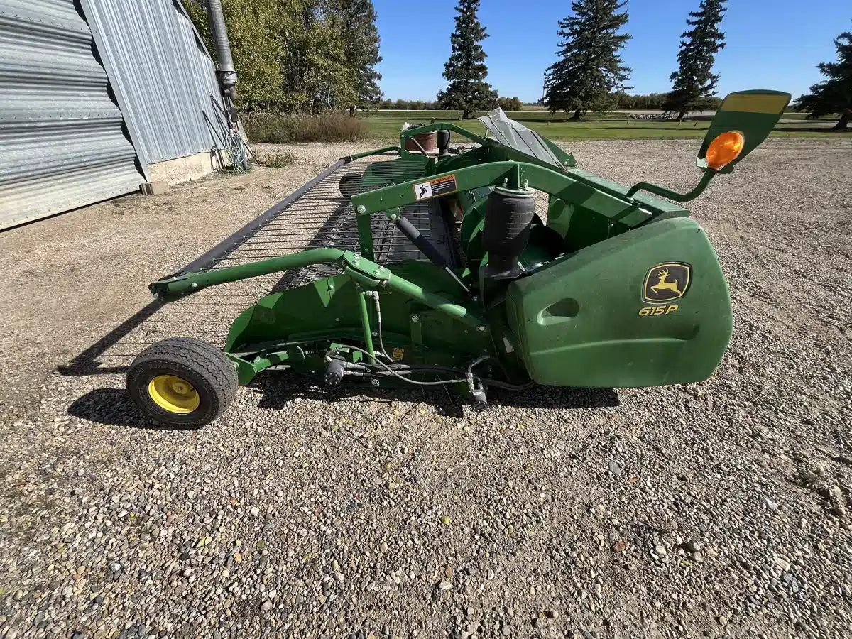 Gallery image 2 for 2018 John Deere 615P Header - Pickup