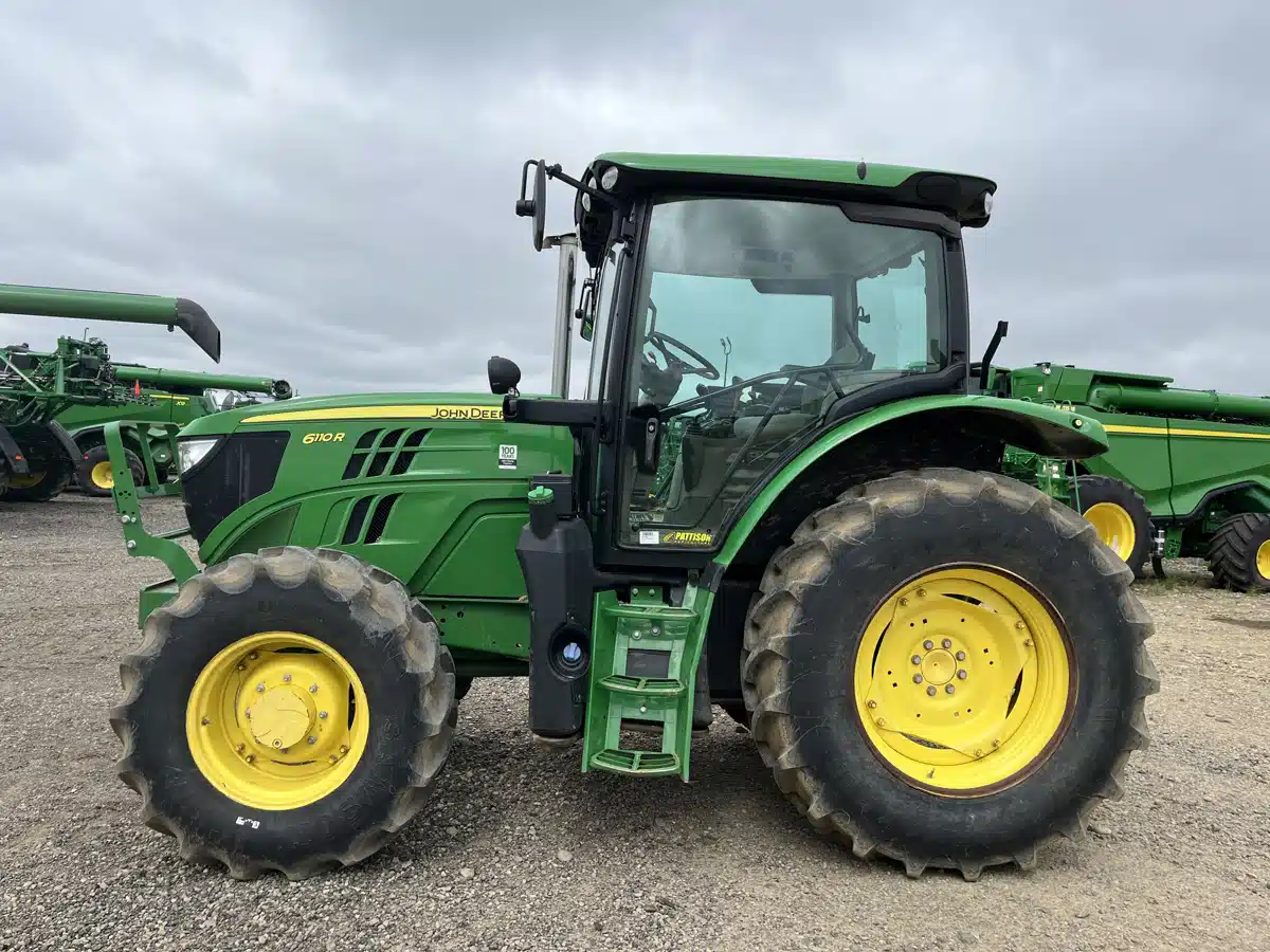 Gallery image 2 for 2018 John Deere 6110R Tractor