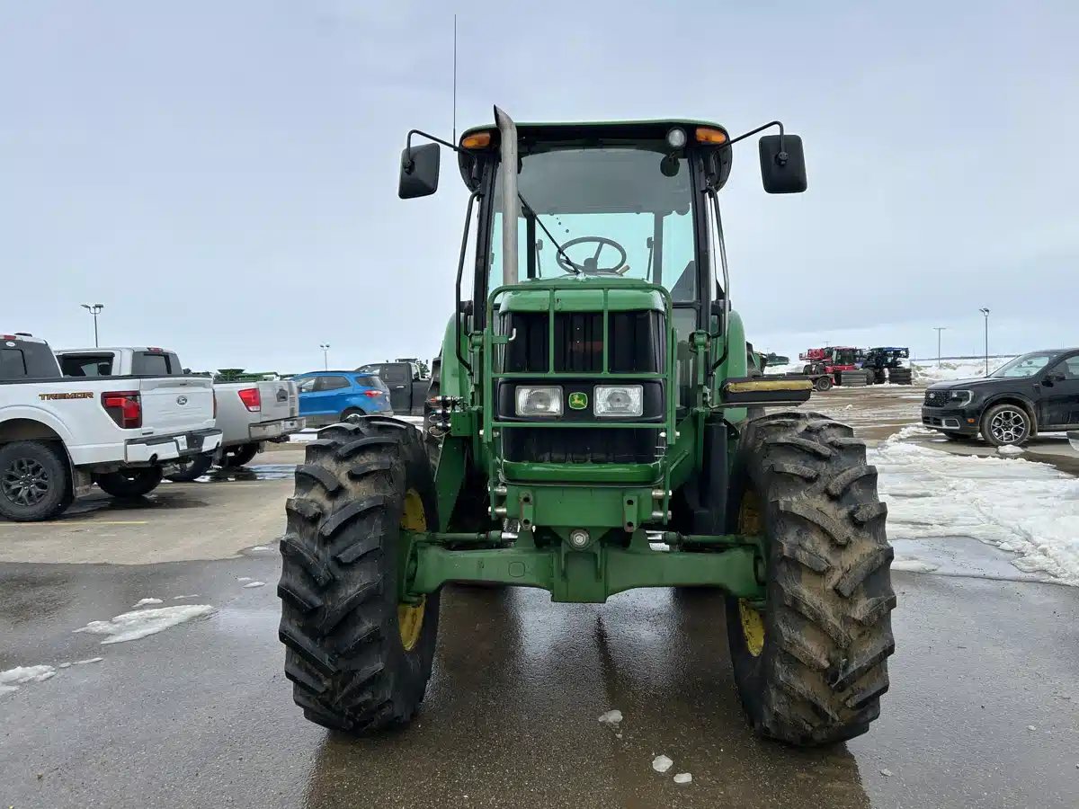 Gallery image 2 for 2011 John Deere 6130D Tractor