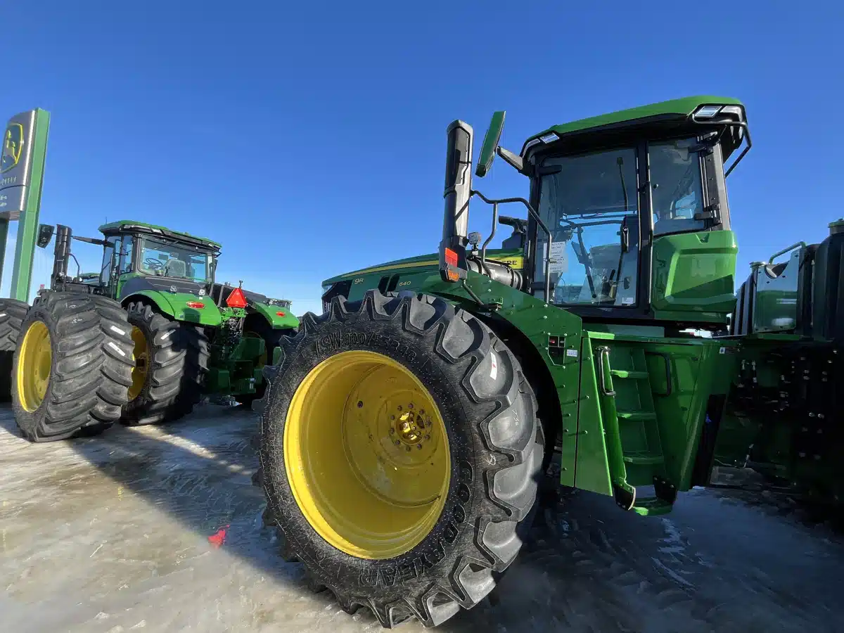 Gallery image 2 for 2025 John Deere 9R 640 Tractor