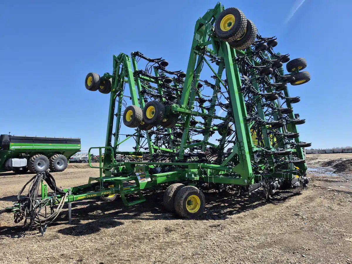 Photo de la Galerie 1 pour 2025 John Deere P690 Semoir à air