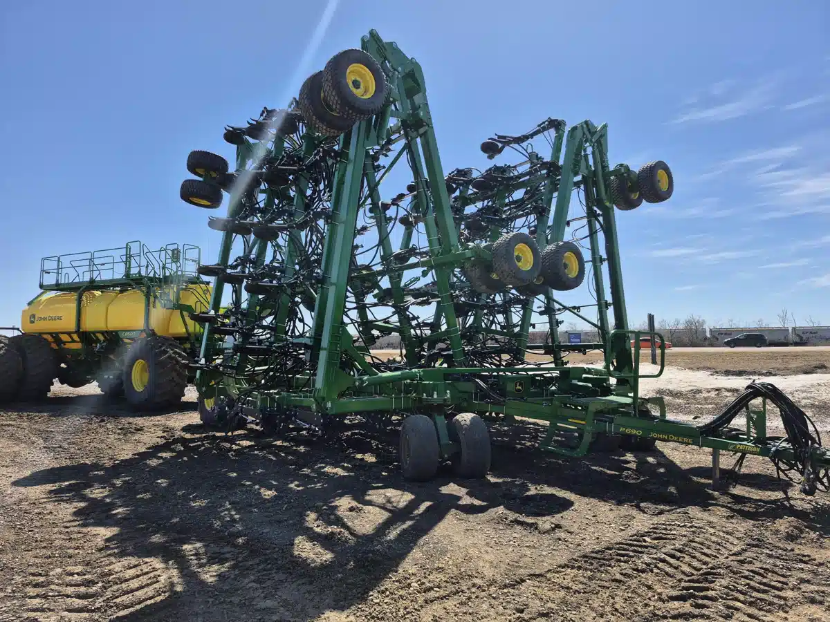Photo de la Galerie 2 pour 2025 John Deere P690 Semoir à air