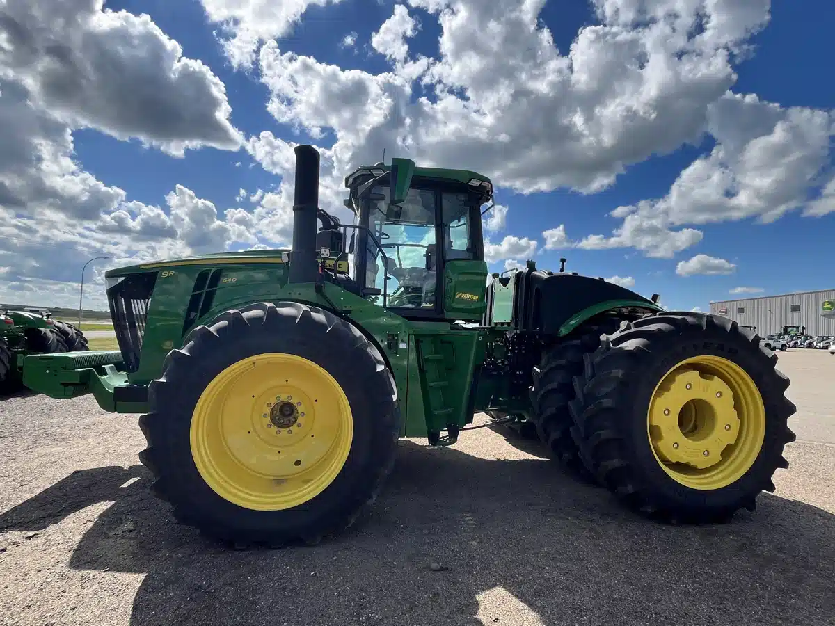 Gallery image 2 for 2025 John Deere 9R 640 Tractor
