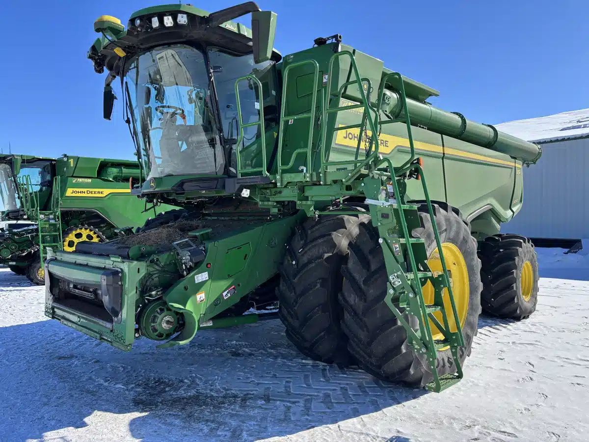 Gallery image 1 for 2022 John Deere X9 1100 Combine