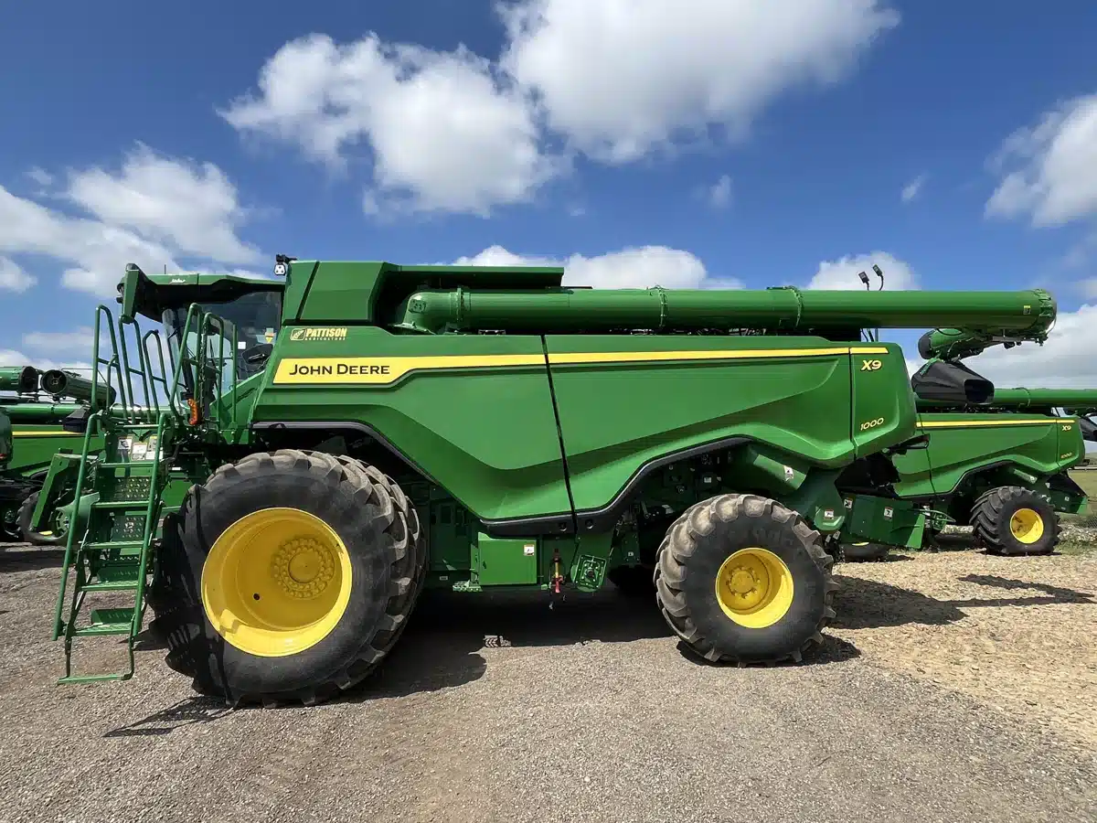 Gallery image 2 for 2021 John Deere X9 1000 Combine