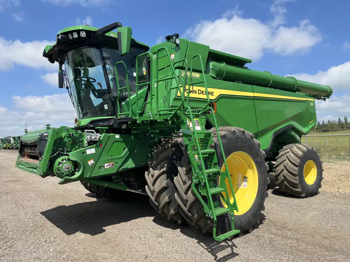 Gallery image 1 for 2021 John Deere X9 1000 Combine