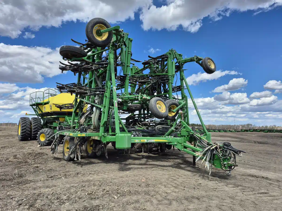 Gallery image 1 for 2013 John Deere 1870 Air Drill