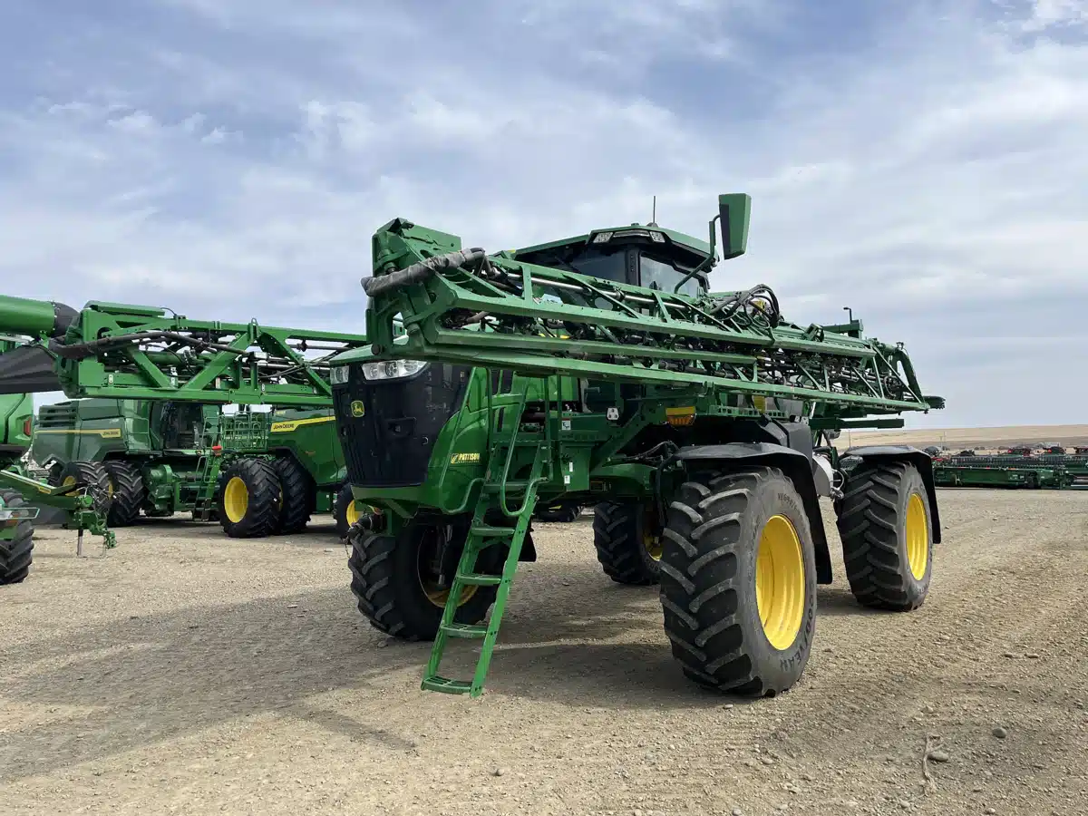 Photo de la Galerie 1 pour 2023 John Deere 412R Arroseur - Automoteur