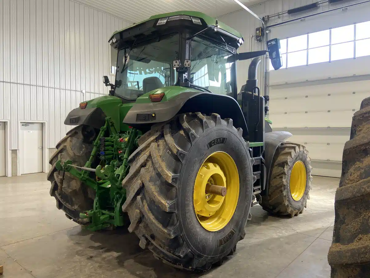 Photo de la Galerie 2 pour 2023 John Deere 7R 330 Tracteur