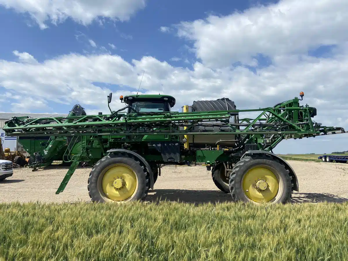 Photo de la Galerie 2 pour 2019 John Deere R4044 Arroseur - Automoteur