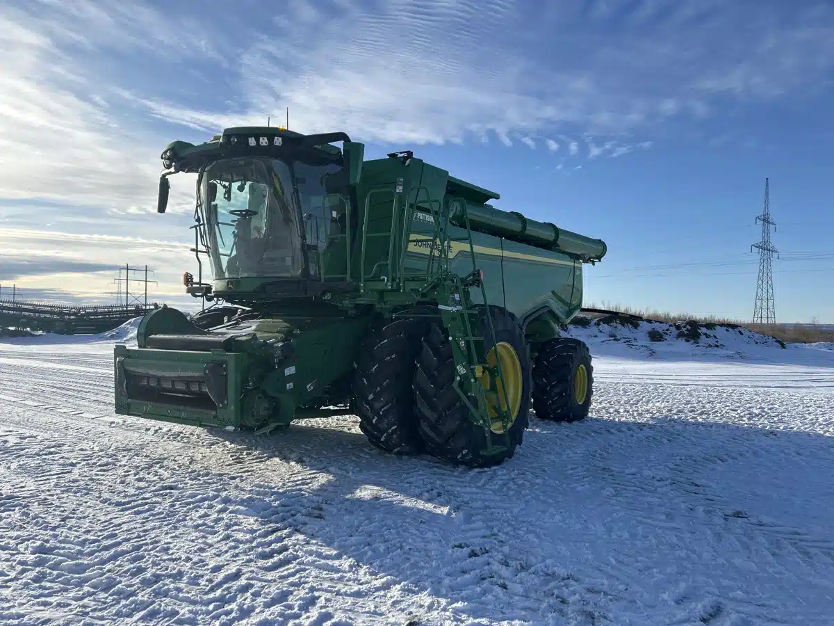 Gallery image 1 for 2023 John Deere X9 1100 Combine