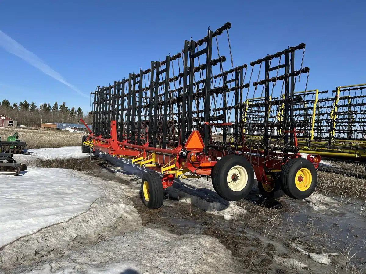 Gallery image 2 for 2012 Bourgault 7200 Harrow