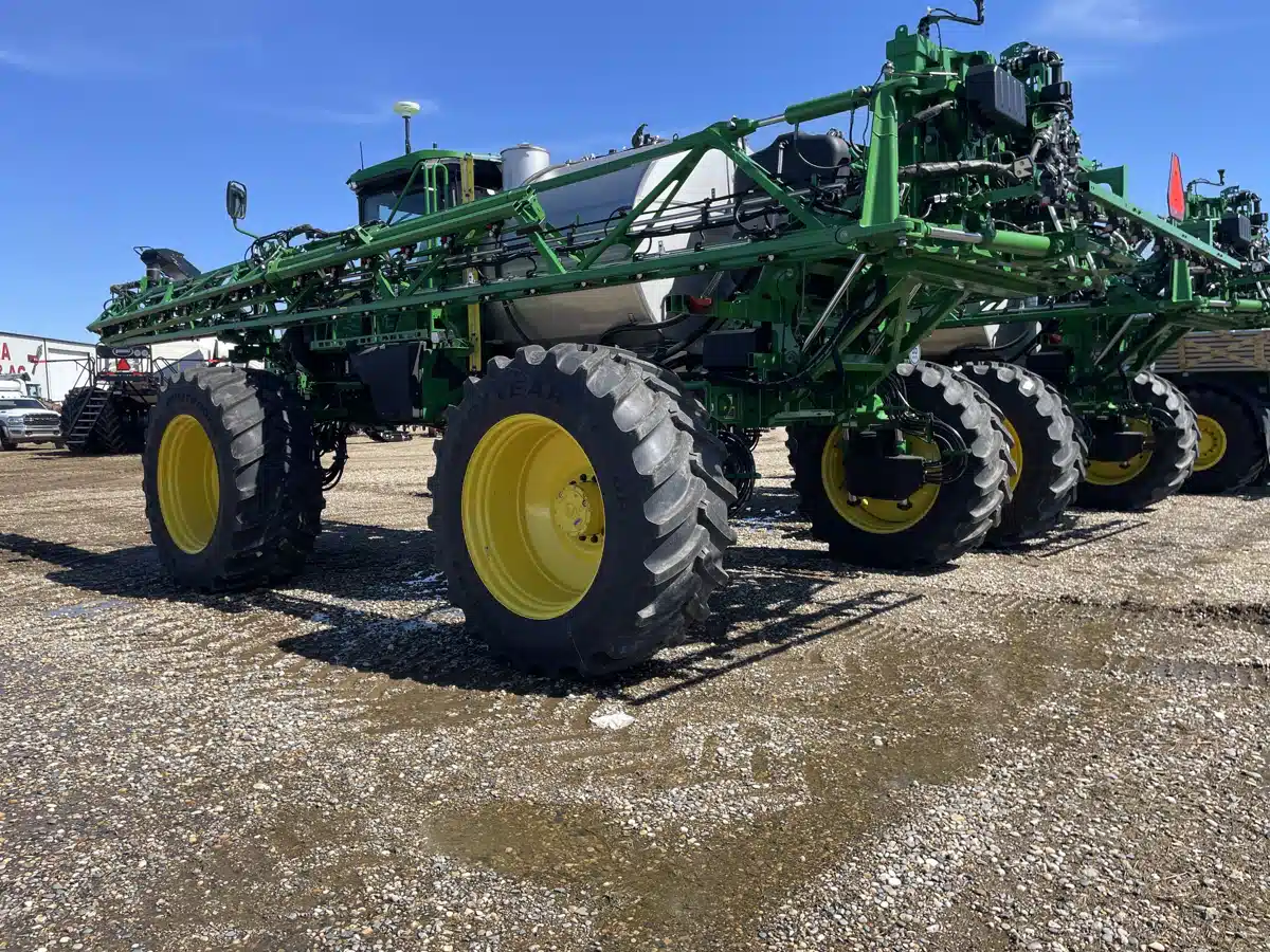 Photo de la Galerie 2 pour 2026 John Deere 616R Arroseur - Automoteur