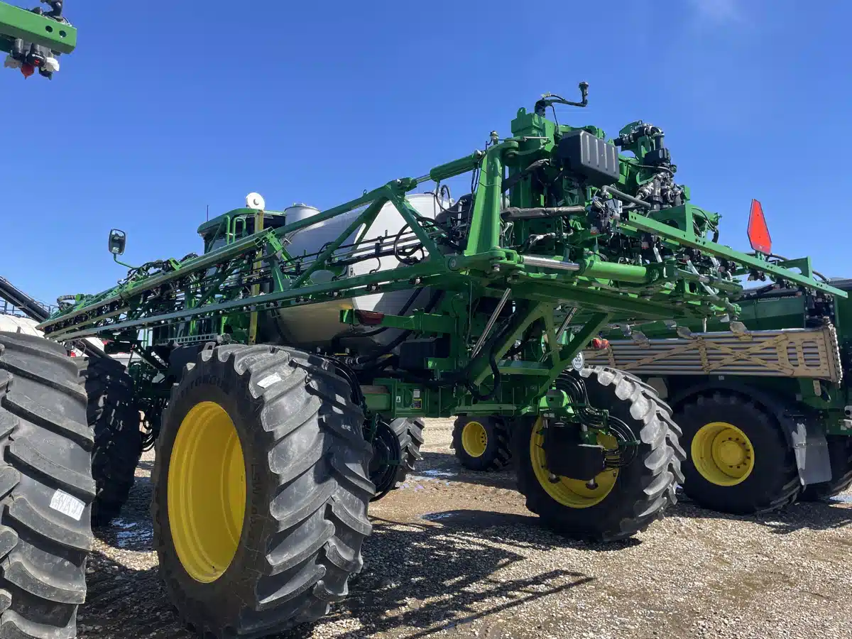 Photo de la Galerie 1 pour 2026 John Deere 616R Arroseur - Automoteur