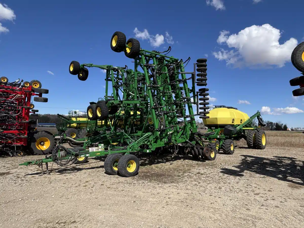 Photo de la Galerie 1 pour 2016 John Deere 1830 Semoir à air
