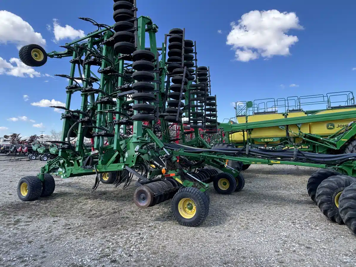 Photo de la Galerie 2 pour 2016 John Deere 1830 Semoir à air