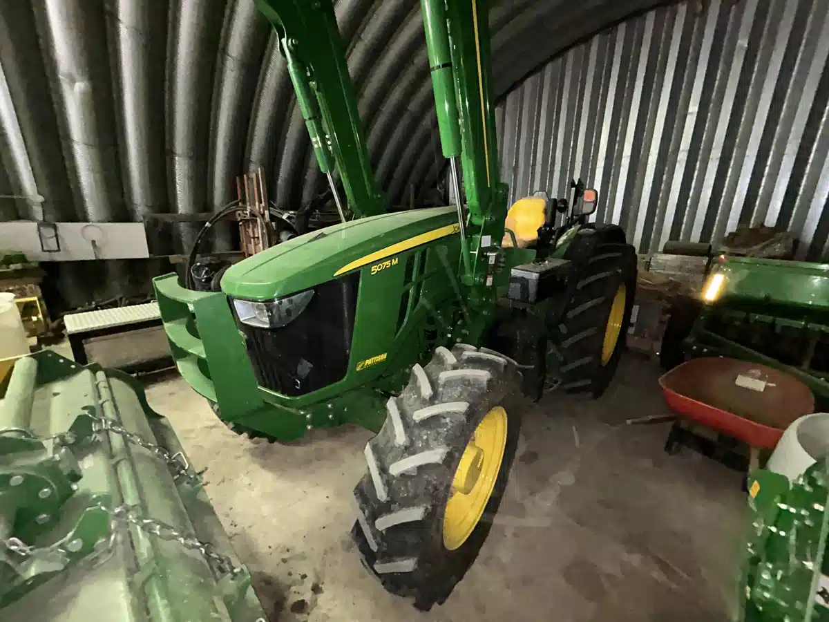 Photo de la Galerie 1 pour 2024 John Deere 5075M Tracteur