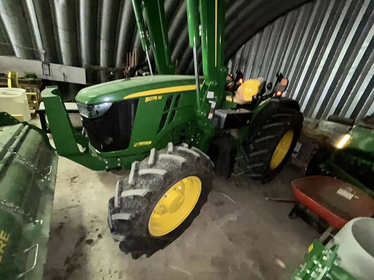 Photo de la Galerie 2 pour 2024 John Deere 5075M Tracteur