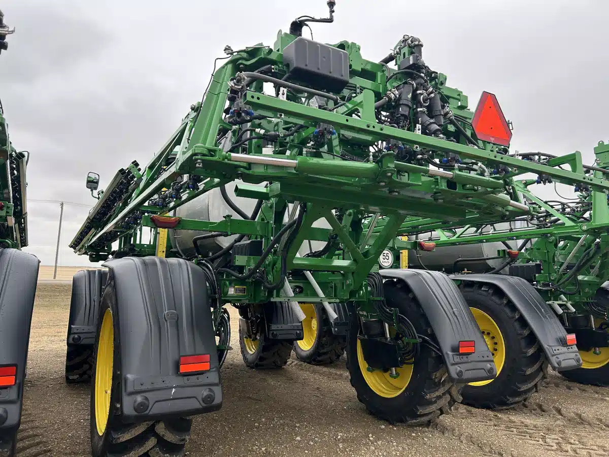 Photo de la Galerie 2 pour 2026 John Deere 412R Arroseur - Automoteur