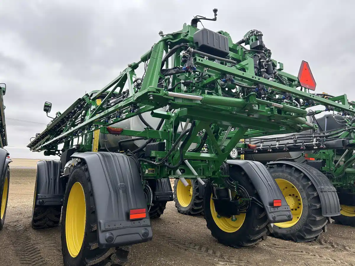 Gallery image 2 for 2026 John Deere 412R Sprayer - Self Propelled