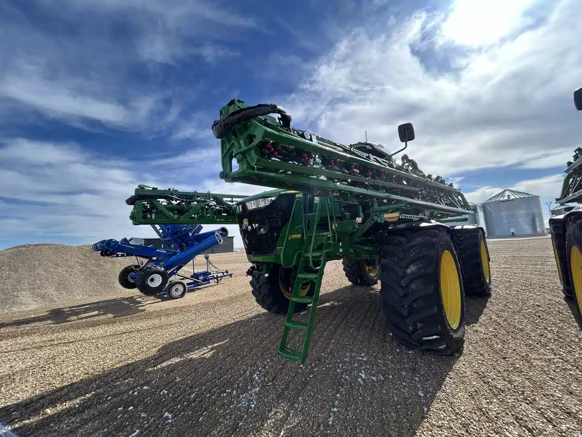 Photo de la Galerie 1 pour 2026 John Deere 616R Arroseur - Automoteur
